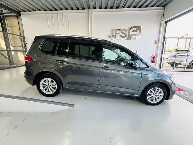 Usado VW Touran 116 CV (85 kW) 2019 Gris Monovolumen