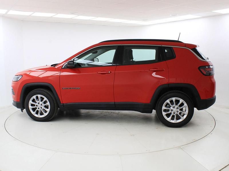 Usado Jeep Compass Longitude 130 CV (95 kW) 2022 Colorado red (metalizado) SUV