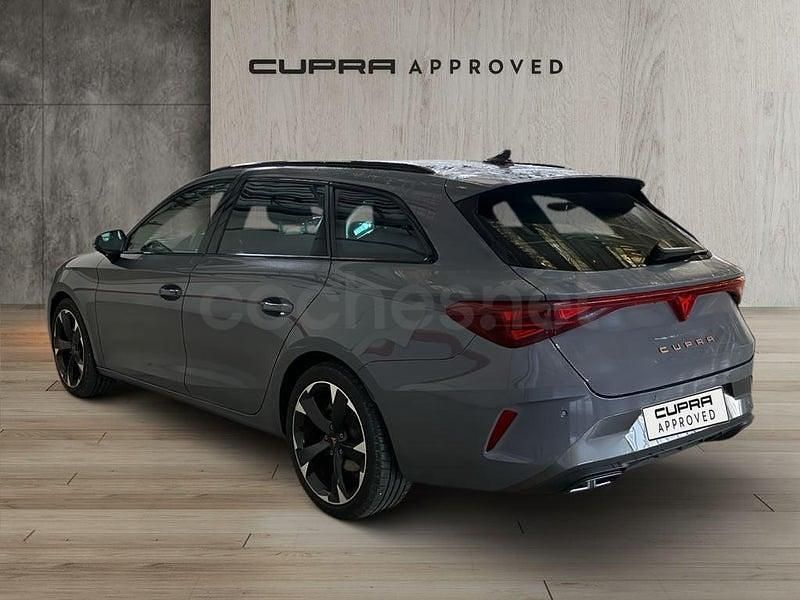 Usado Cupra Leon 150 CV (110 kW) 2025 Gris / plata Familiar