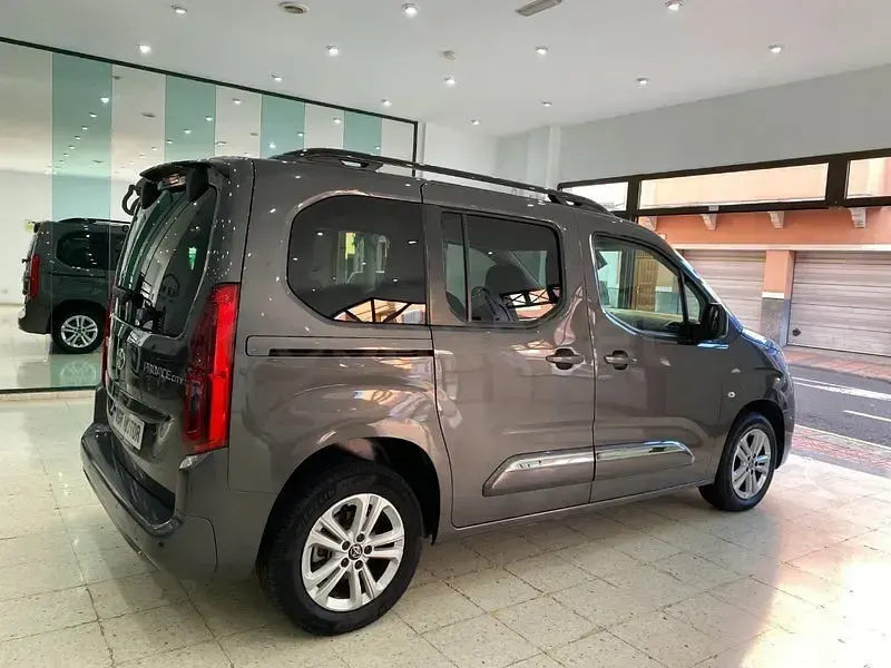 Usado Toyota Proace Verso Active 110 CV (80 kW) 2023 Gris / plata Familiar