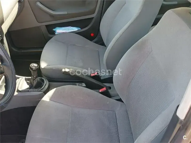 Usado Seat Cordoba Stylance 85 CV (62 kW) 2006 Azul Berlina