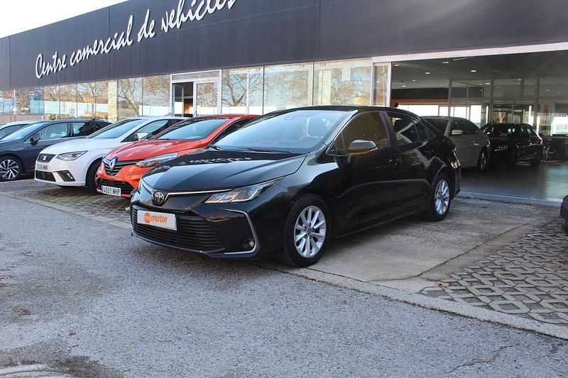 Usado Toyota Corolla Sol 126 CV (92 kW) 2023 Negro Berlina