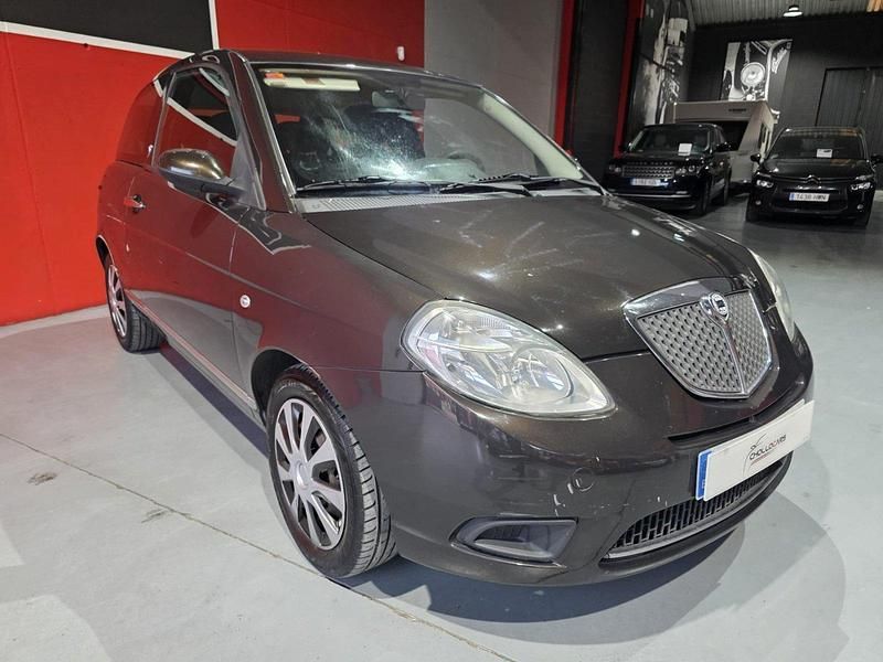 Usado Lancia Ypsilon 95 CV (69 kW) 2008 Marron Utilitario