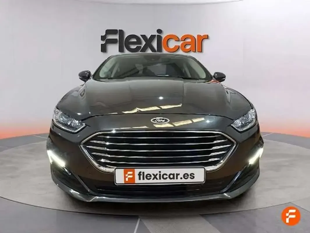 Usado Ford Mondeo Trend 188 CV (138 kW) 2021 Gris Berlina