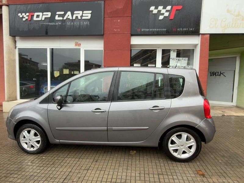 Usado Renault Grand Modus Dynamique 100 CV (73 kW) 2010 Gris / plata Monovolumen