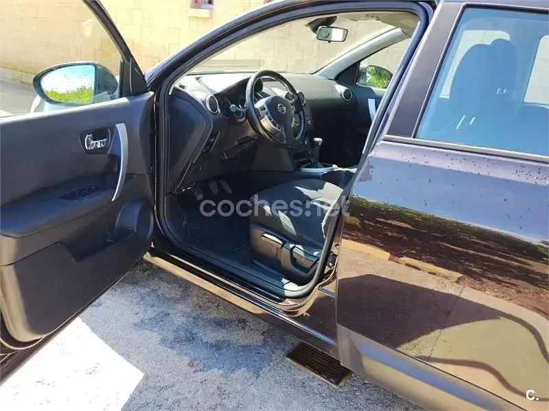 Usado Nissan Qashqai Acenta 115 HP (84 kW) 2011 Cinzento SUV