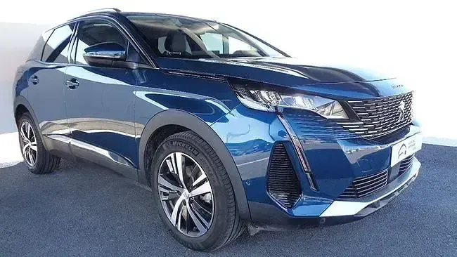 Usado Peugeot 3008 Allure 130 CV (95 kW) 2024 Azul SUV