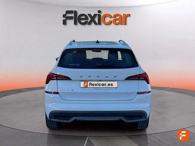 Usado Skoda Kamiq Ambition 110 CV (80 kW) 2021 Blanco SUV
