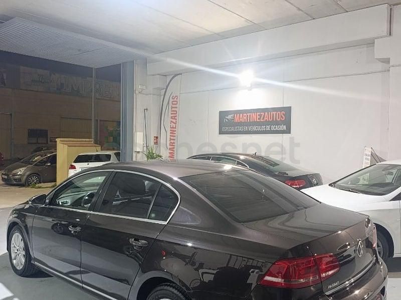Usado VW Passat Advance 140 CV (102 kW) 2011 Marrón Berlina