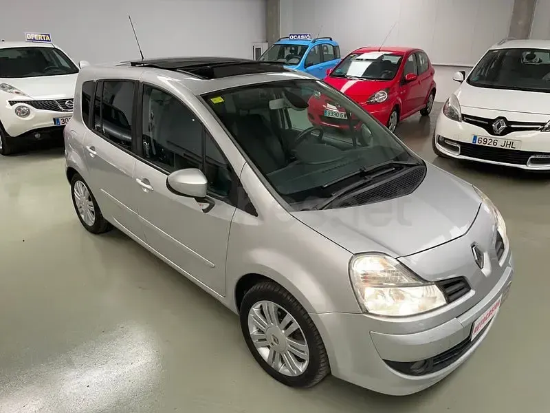 Usado Renault Grand Modus Exception 110 CV (80 kW) 2009 Gris / plata Monovolumen