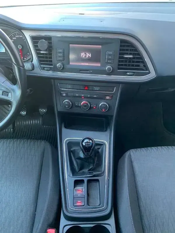 Usado Seat Leon Style 150 CV (110 kW) 2017 Negro Utilitario