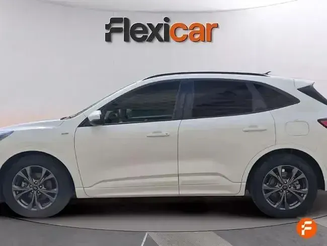 Usado Ford Kuga ST-Line 120 CV (88 kW) 2022 Blanco SUV