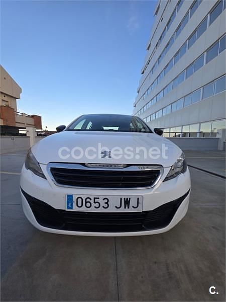 Usado Peugeot 308 Style 100 CV (73 kW) 2017 Blanco Berlina