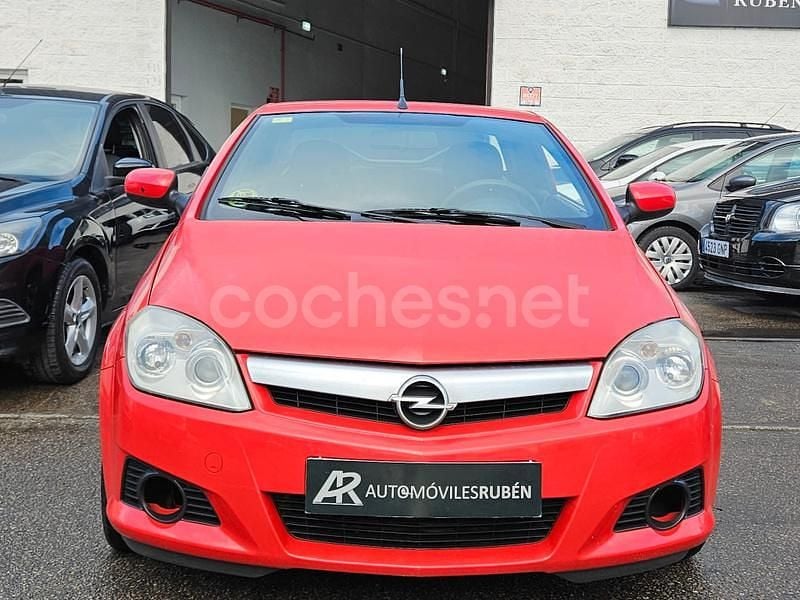 Usado Opel Tigra Enjoy 70 CV (51 kW) 2006 Rojo Descapotable