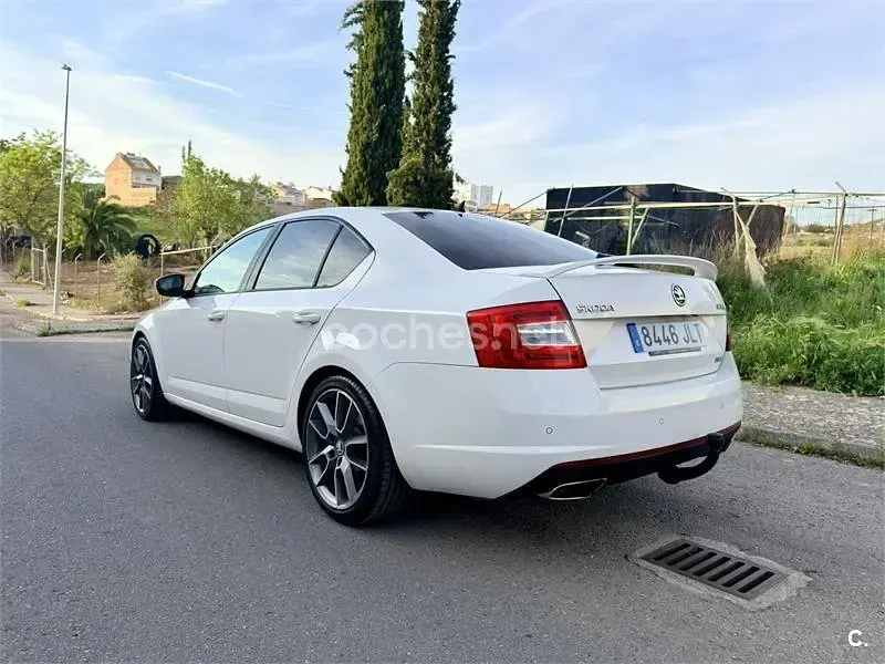 Usado Skoda Octavia RS 184 CV (135 kW) 2016 Blanco Familiar