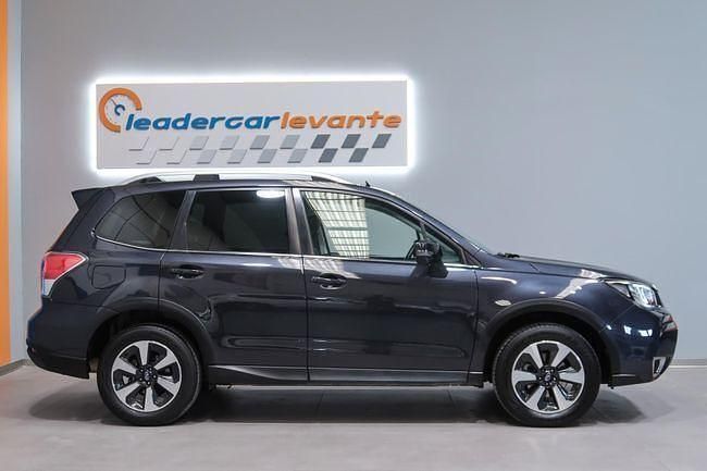 Usado Subaru Forester 151 CV (111 kW) 2020 Gris SUV