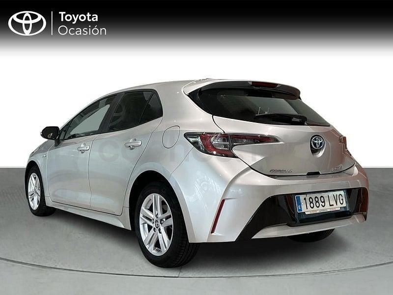 Usado Toyota Corolla Active 122 CV (89 kW) 2021 Gris / plata Berlina