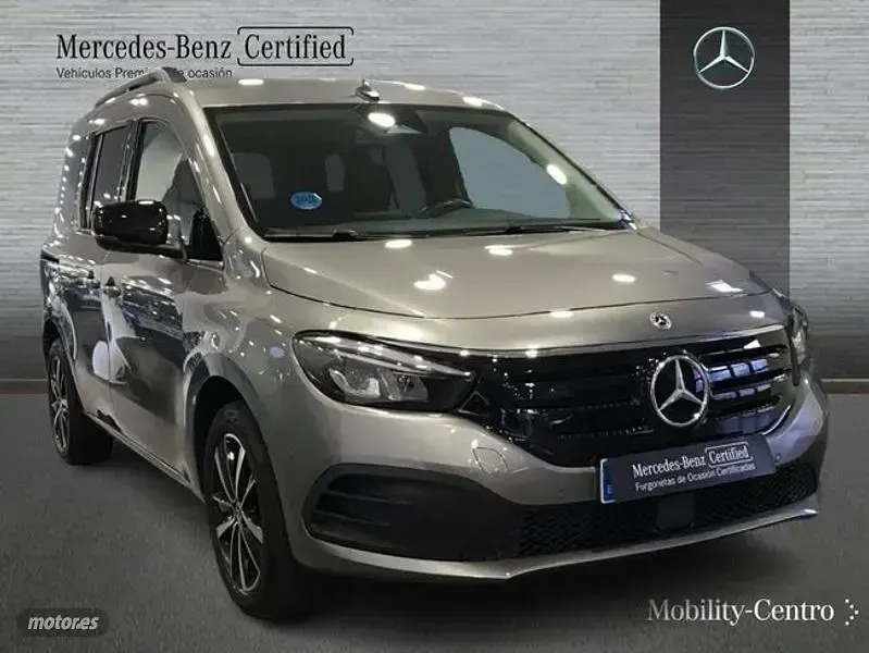 Usado Mercedes EQT200 89 kW (122 CV) 2025 Gris Monovolumen