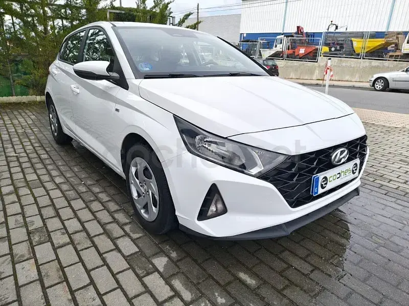 Usado Hyundai i20 100 CV (73 kW) 2021 Blanco Utilitario
