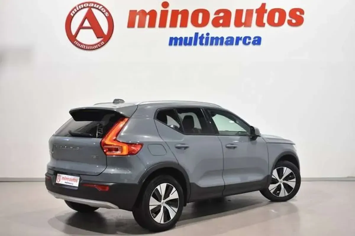 Usado Volvo XC40 Momentum 264 CV (194 kW) 2020 Gris SUV