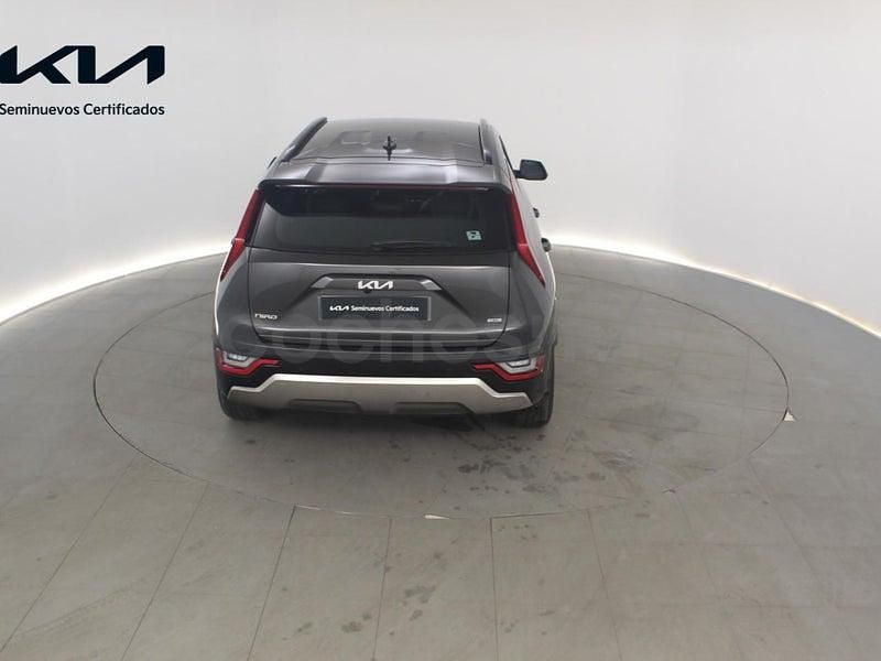 Usado Kia Niro 141 CV (103 kW) 2024 Gris / plata SUV