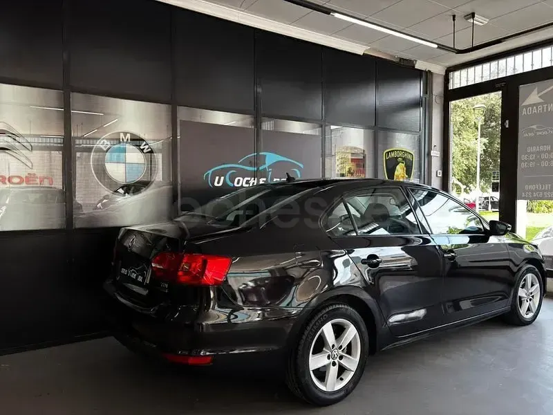 Usado VW Jetta Advance 105 CV (77 kW) 2014 Negro Berlina