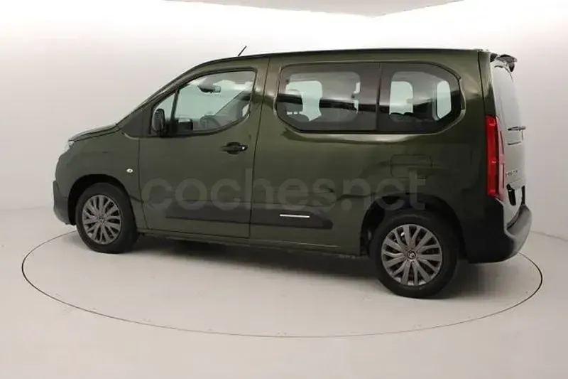 Usado Citroën Berlingo 102 CV (75 kW) 2025 Verde Monovolumen