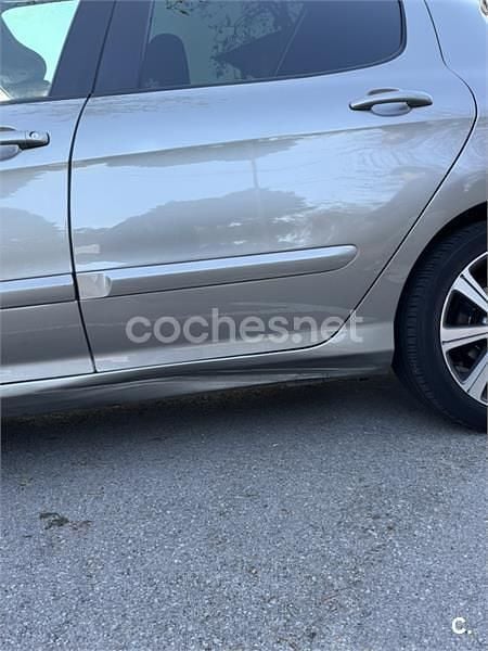 Usado Peugeot 308 Allure 112 CV (82 kW) 2012 Beige Berlina