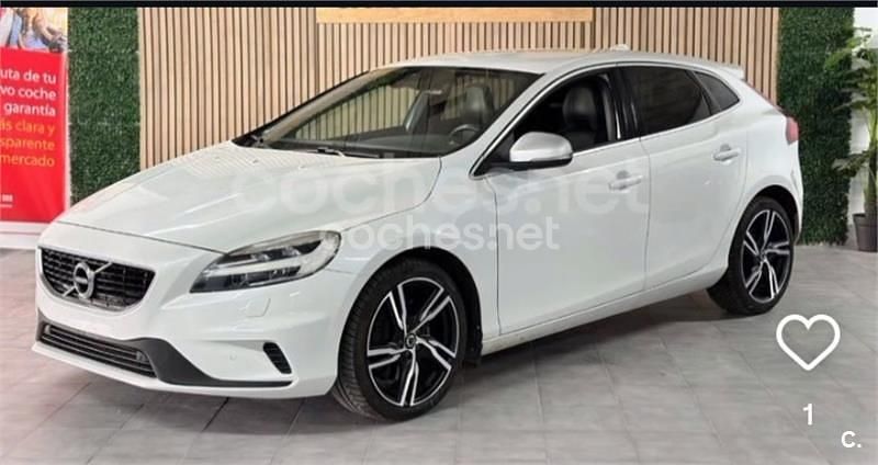 Usado Volvo V40 R-Design Momentum 190 CV (139 kW) 2017 Blanco Berlina