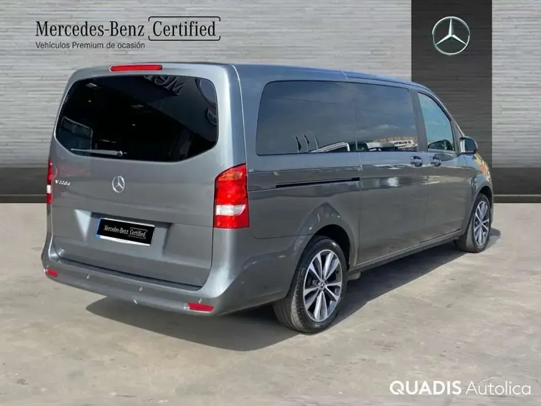 Usado Mercedes V220 163 CV (119 kW) 2022 Gris Monovolumen