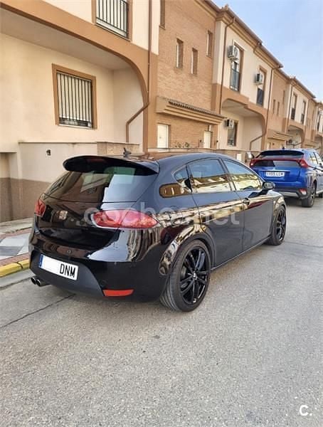 Usado Seat Leon Sport 140 CV (102 kW) 2005 Negro Utilitario