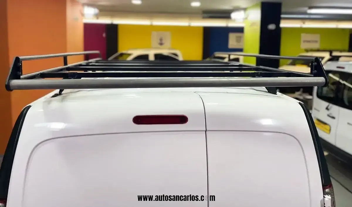 Usado Renault Kangoo 80 CV (58 kW) 2020 Blanco Monovolumen