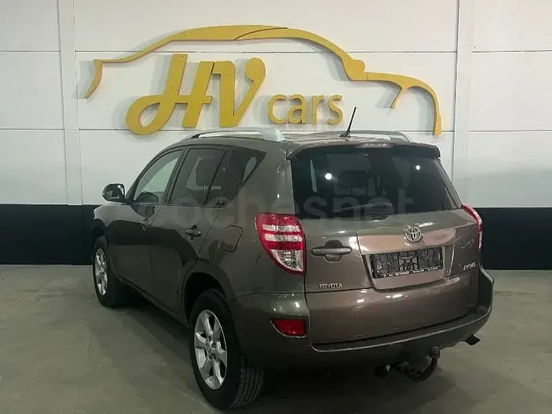 Usado Toyota RAV4 Executive 150 CV (110 kW) 2011 Marrón SUV