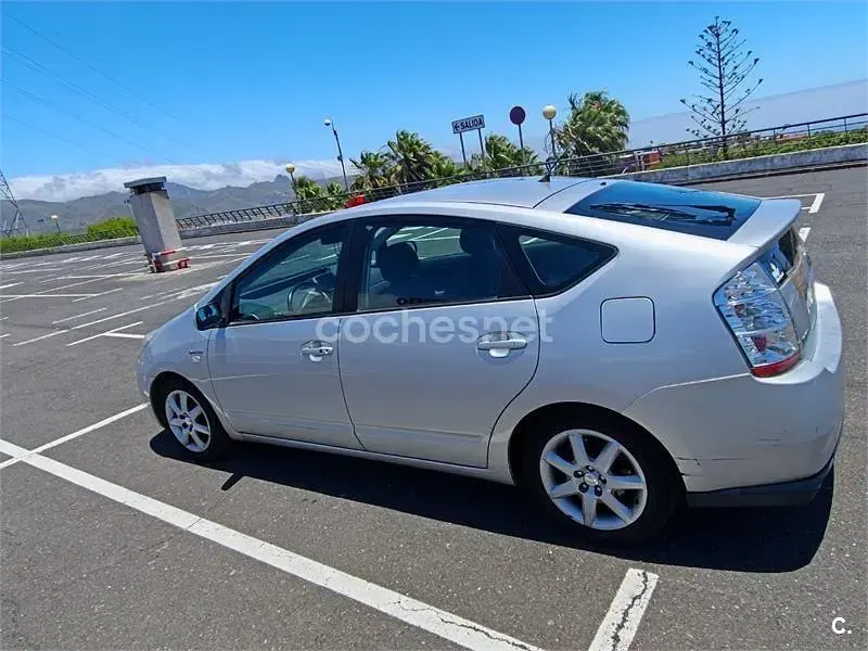 Usado Toyota Prius 112 CV (82 kW) 2006 Blanco Utilitario