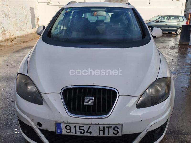 Usado Seat Altea XL Style 105 CV (77 kW) 2013 Blanco Monovolumen
