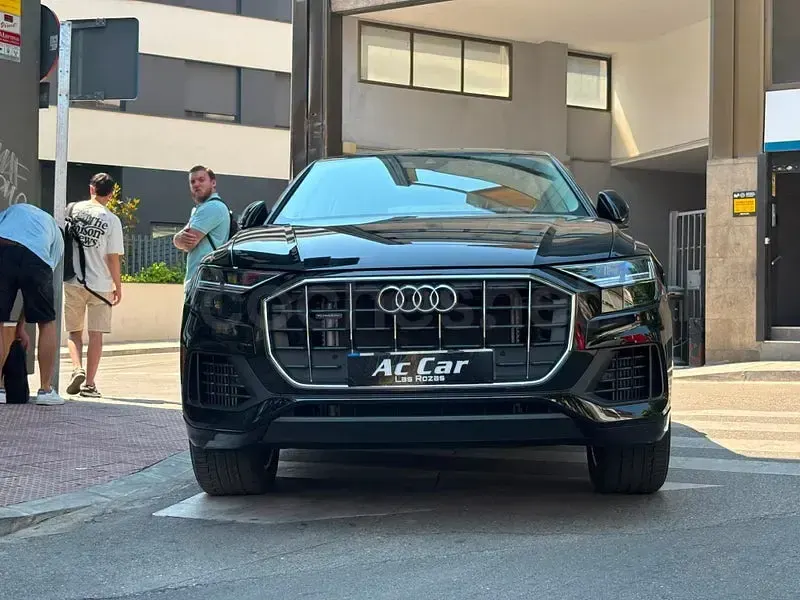 Usado Audi Q8 381 CV (280 kW) 2023 Negro SUV