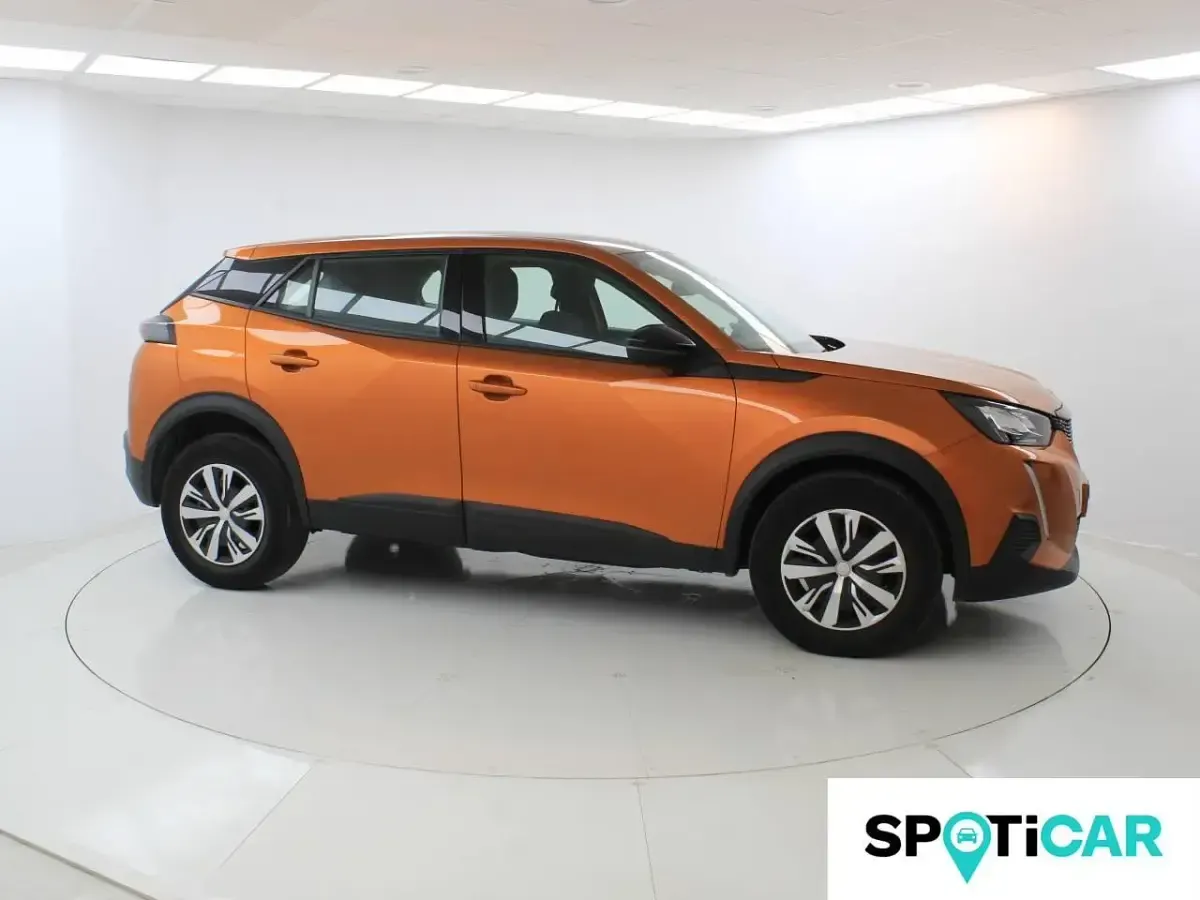 Usado Peugeot 2008 Active 100 CV (73 kW) 2023 Naranja SUV