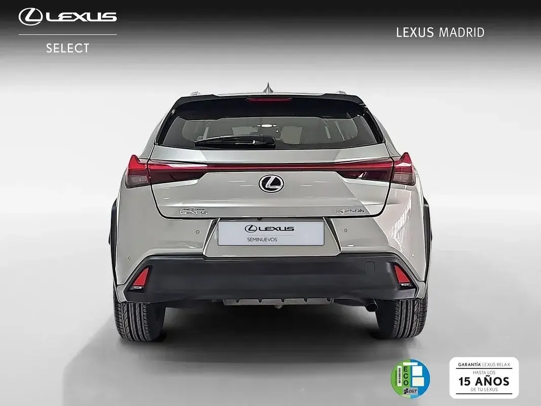 Usado Lexus UX 183 CV (134 kW) 2021 Plateado SUV