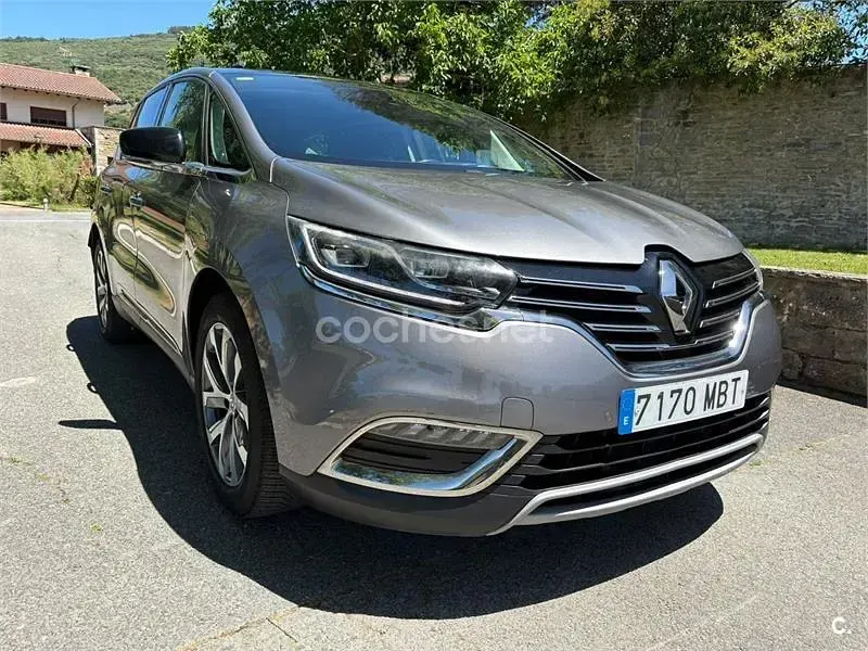 Usado Renault Espace Zen 160 CV (117 kW) 2017 Gris / plata Monovolumen