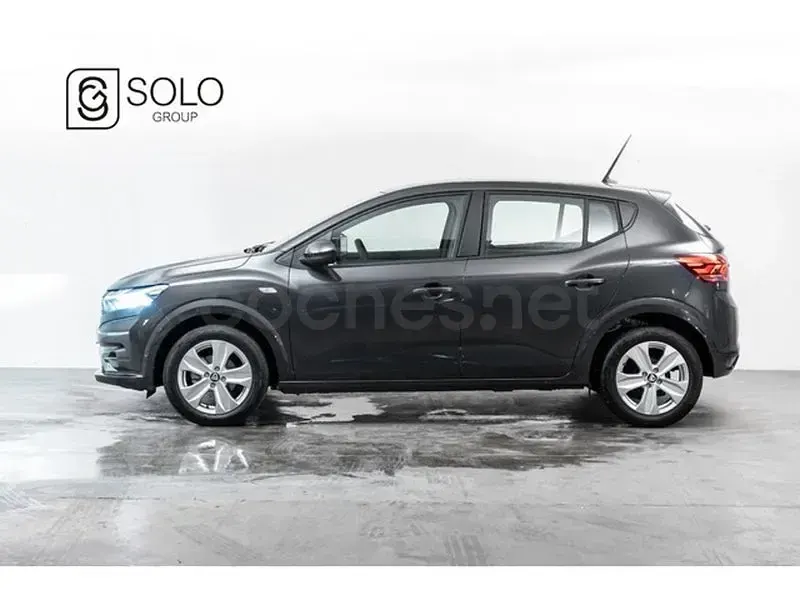 Usado Dacia Sandero Comfort 91 CV (66 kW) 2022 Negro Utilitario