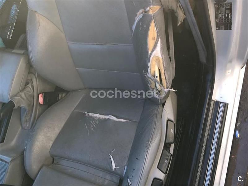 Usado BMW 318 115 CV (84 kW) 2005 Gris / plata Berlina