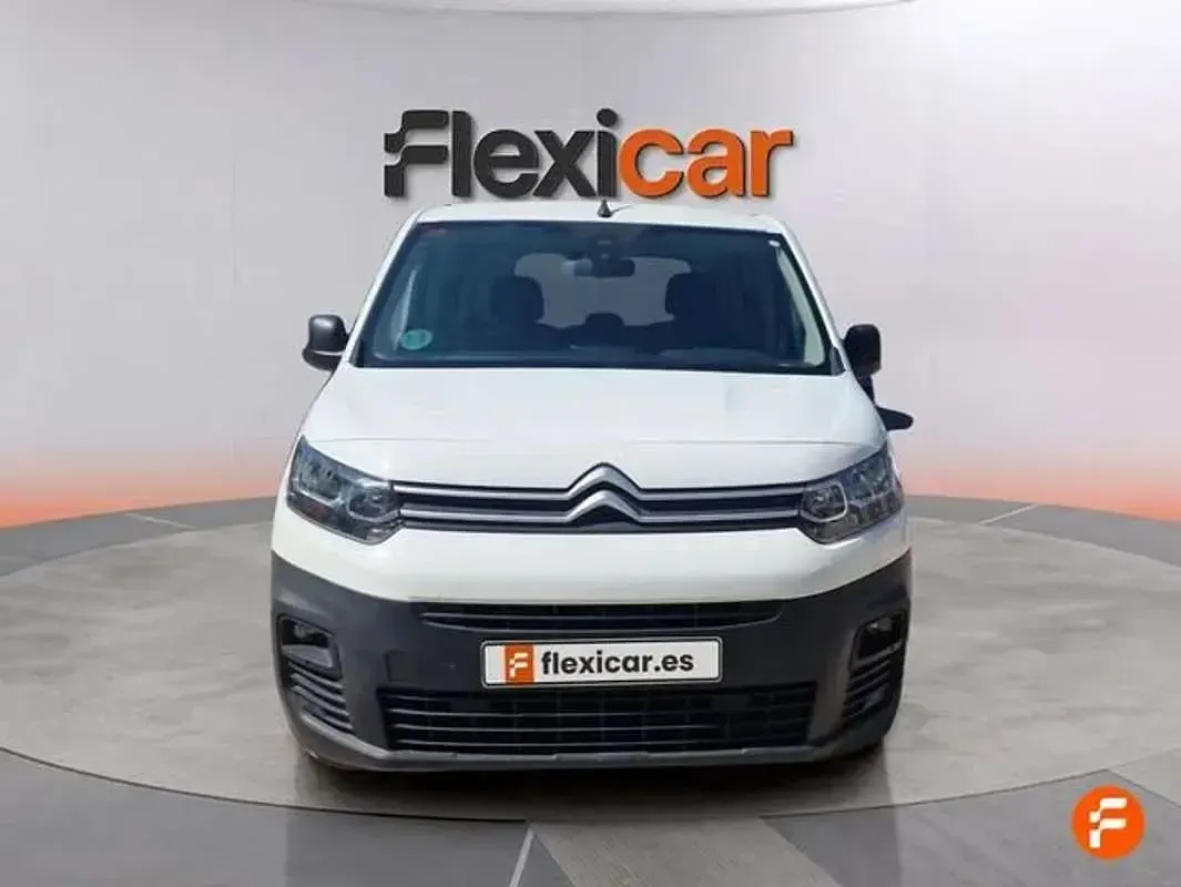 Usado Citroën Berlingo Live 102 CV (75 kW) 2021 Blanco Monovolumen
