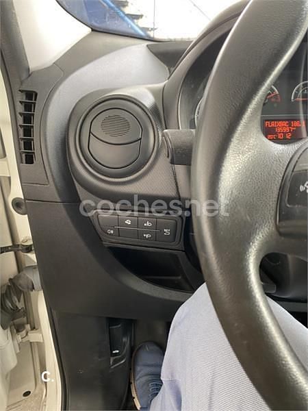 Usado Peugeot TePee Access 80 CV (58 kW) 2016 Blanco Monovolumen