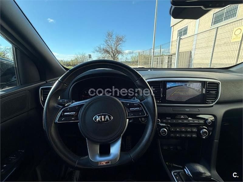 Usado Kia Sportage GT-Line 136 CV (100 kW) 2021 Gris / plata SUV