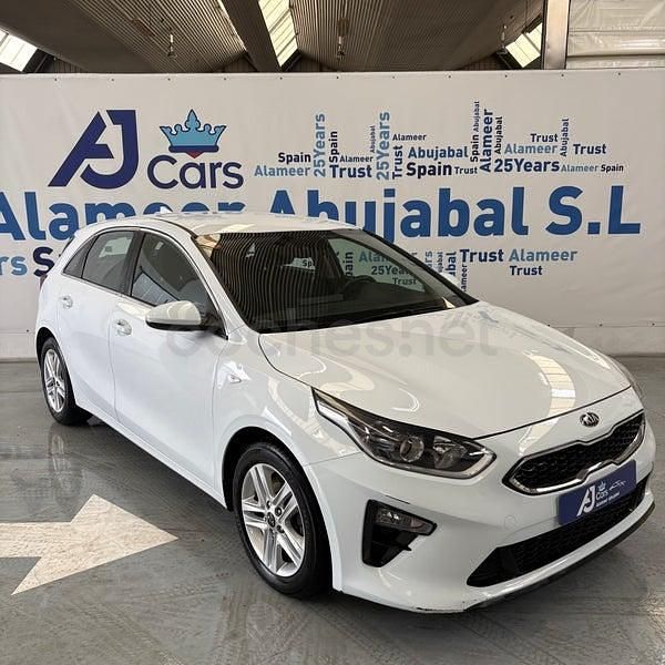 Usado Kia Ceed 100 CV (73 kW) 2021 Blanco Utilitario