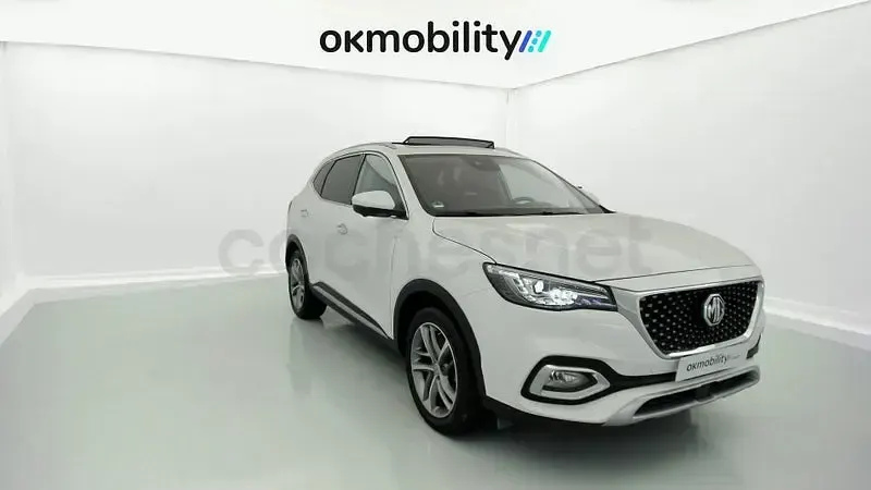 Używany MG HS Luxury 162 KM (119 kW) 2023 Biały SUV