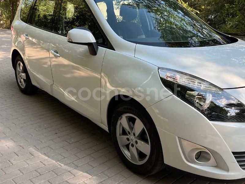 Usado Renault Grand Scénic III Dynamique 110 CV (80 kW) 2011 Blanco Monovolumen