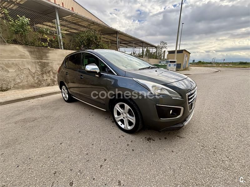 Gris / plata Usado 2014 Peugeot 3008 Access Berlina | 6800 € (Precio justo) - Imagen 1/4