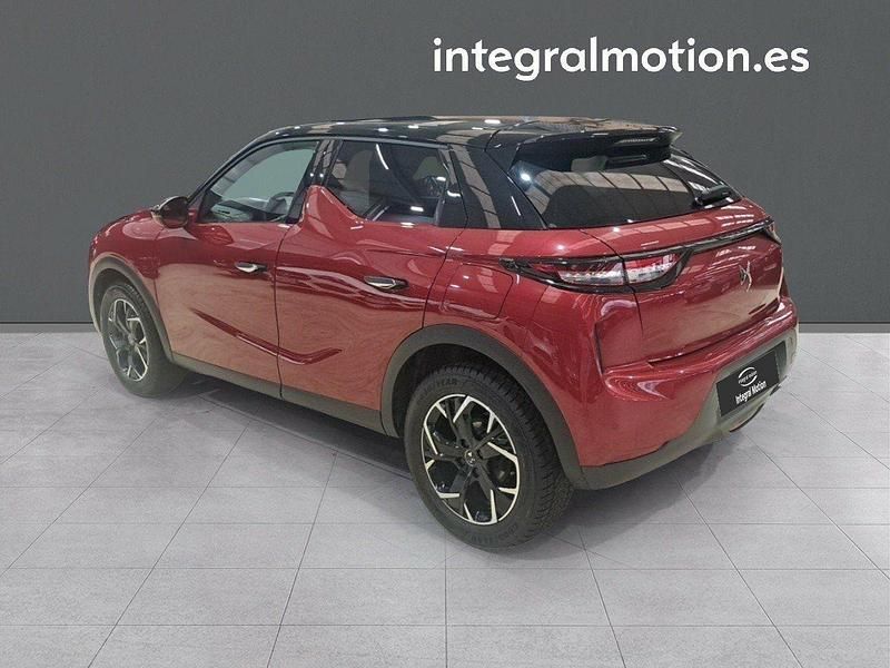 Usado DS Automobiles DS3 So Chic 99 CV (72 kW) 2021 Rojo Berlina