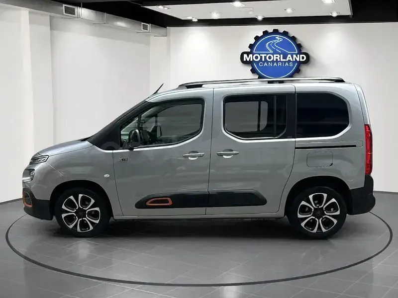 Usado Citroën Berlingo Shine 102 CV (75 kW) 2020 Gris / plata Monovolumen